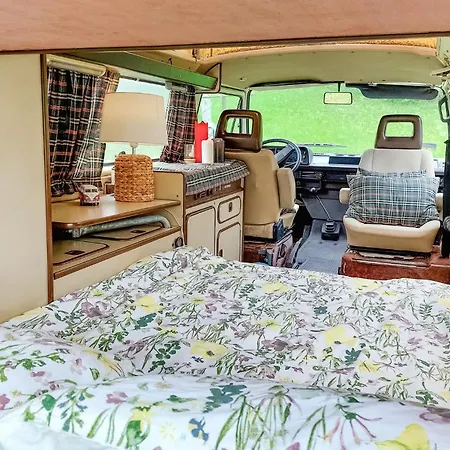 3 Bedroom Nice In Holiday home *